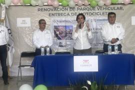 Asimismo sobre un incremento salarial que se negocia para los trabajadores, comentó que es una política nacional y se trabaja con la Secretaría de Hacienda para realizar las peticiones.