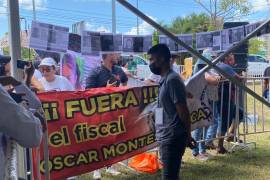 Durante su mensaje, familiares y amigos de 28 personas desaparecidas se manifestaron en exigencia de que sus casos sean atendidos.