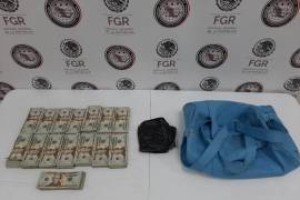 La Fiscalía General de la República (FGR) presentó el dinero que se decomisó a un hombre en Nuevo León