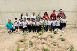 La Dirección General de Medio Ambiente Municipal destacó que estos espacios buscan convertir a las escuelas en entornos de aprendizaje donde los estudiantes desarrollen una mayor conciencia sobre la protección del medio ambiente.