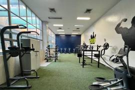 Los gimnasios del IMSS cuentan con equipo moderno y entrenadores certificados para apoyar rutinas de ejercicio seguras y personalizadas.