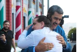 A pesar de que la PGR cerró el caso tras un donativo de 3 millones de dólares a la ACNUR (ONU), la Corte de Florida reactivó el proceso contra Saab luego de su deportación desde Caracas.