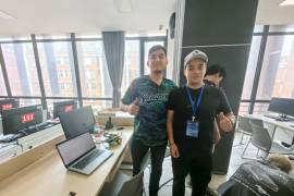 Antonio Cabello y Carlos Carranza, del TecNM-Saltillo, en la Hangzhou Dianzi University, China.