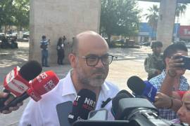 Eleuterio López, regidor de Seguridad Pública en Monclova, señaló que los reportes por riñas entre estudiantes son atendidos al cien por ciento mediante vigilancia preventiva y coordinación con escuelas.