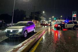 Sin cierres, pero con daños: así amanecen las calles de Saltillo