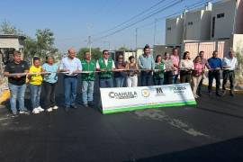 Pavimentan calles de la colonia El Roble en Monclova, con inversión de casi 2 mdp