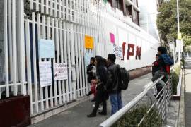 Una mujer denunció ante la Fiscalía de la CDMX que su hija fue intoxicada y abusada sexualmente en el interior de la Vocacional 7 del IPN por un estudiante y un adulto, quienes ya son buscados