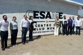 El gobernador Manolo Jiménez Salinas encabezó el arranque de la obra, acompañado por Paola Rodríguez de Inspira Coahuila.