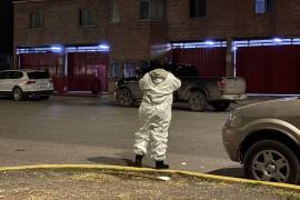 Elementos de la Fiscalía General del Estado acudieron a la estación Sur de Bomberos para realizar las diligencias correspondientes tras el fallecimiento del joven.