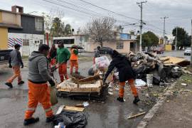 Personal municipal realizó limpieza profunda en calles, lotes y áreas comunes de ambas colonias.
