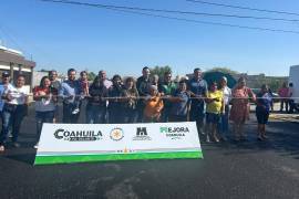 El alcalde Carlos Villarreal Pérez entregó la pavimentación de la calle en la colonia Lupita Murguía, obra que incluyó la rehabilitación previa de las redes de agua potable y drenaje.