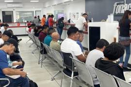 Reciben hasta 200 trabajadores diarios en las ventanillas | Foto: Rebeca Ramírez