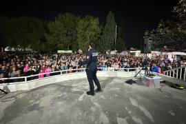 Personal de Seguridad de Saltillo impartió pláticas a 600 madres y padres de familia del CBTis 97 para identificar conductas de riesgo en sus hijos.