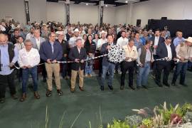 Con la participación de expertos y el apoyo de Bankaool, inició en Delicias el foro más importante del sector lechero del país. FOTO: CORTESÍA