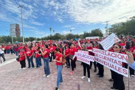 Maestros activos y jubilados de la Región Centro de Coahuila se movilizaron este lunes para exigir cambios en el sistema de pensiones, al considerar que el esquema actual afecta las condiciones de retiro de miles de trabajadores de la educación.