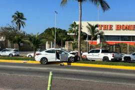 El presunto jefe de sicarios de ‘La Mayiza’, César Gabriel Zepeda Guzmán, alias ‘La Barquita’ fue abatido durante un persecución en Colima, la tarde del miércoles.