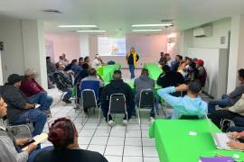 Operadores del transporte público reciben capacitación en las instalaciones del IMM.