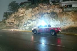 Ante las lluvias, el Municipio de Saltillo llama a reportar techos, bardas y árboles en riesgo.