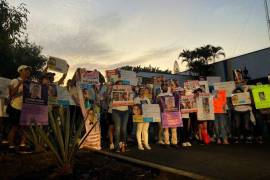 Familiares y amigos de los jóvenes desaparecidos se manifestaron en las calles de Zapopan.