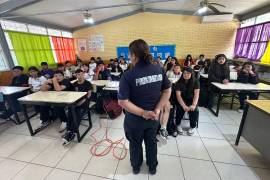 Personal de Proximidad Social impartió pláticas preventivas en escuelas de Saltillo para promover el respeto y prevenir el acoso escolar.