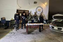 La droga y el automóvil quedaron a disposición de la Fiscalía General de la República.