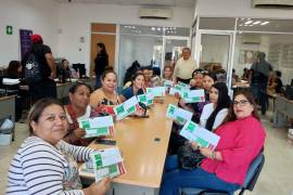 Mujeres emprendedoras de Torreón participan en el programa municipal de microcréditos.