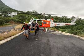 Muere pareja tras caer en cuatrimoto a barranco de 100 metros en Montemorelos (video)