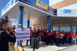 Alrededor de 500 trabajadores sindicalizados de Telmex en Saltillo se mantienen unidos al paro nacional.
