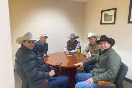 Representantes de la Asociación de Engordadores de Texas (TCFA), con directivos de la Unión Ganadera Regional de Coahuila (UGRC), con el fin de analizar diferentes temas entre los que destacó el de salud animal.