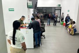 El INM entregó Tarjetas de Residente por Razones Humanitarias a 48 migrantes víctimas de delito en territorio mexicano