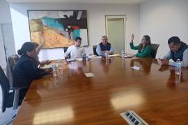 Regidores durante el análisis del proyecto de Reglamento de Turismo en sesión conjunta.