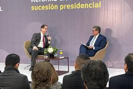 Monreal Ávila participó en la conferencia “Reforma electoral y sucesión presencial” realizada en la Universidad de Monterrey.