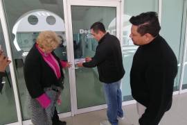 Apoyo. Los nombres de las oficinas ahora están en sistema Braille para facilitar el acceso a personas ciegas o con debilidad visual.