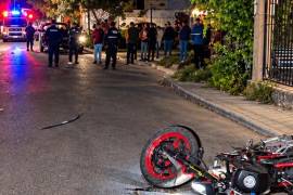 Elementos de emergencia atendieron el choque ocurrido durante la madrugada en el cruce de Mina y Socorro, en Múzquiz, Coahuila, donde murió una adolescente de 14 años.