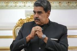 “Venezuela está completamente rodeada por la Armada más grande jamás reunida en la historia de Sudamérica”, añadió Trump.