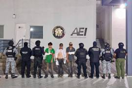A través de un operativo ejecutado por autoridades estatales y federales se logró desarticular una banda dedicada al robo de vehículos en Nuevo León.