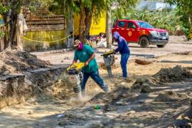 Las obras incluyen excavaciones, retiro de material y movimiento de tierra con maquinaria pesada.