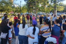 Integrantes de colectivos de búsqueda de Torreón y Saltillo partieron rumbo a la Ciudad de México para participar en la Marcha del 10 de Mayo.