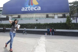El presidente Obrador y el presidente de Grupo Azteca se han enfrascado en descalificaciones, pero los contratos gubernamentales siguen fluyendo para las firmas del empresario.