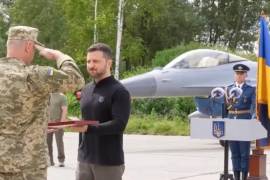 Aunque Zelensky no especificó cuántos F-16 habían llegado, los aliados de la OTAN se comprometieron a entregar alrededor de 80 de ellos después de que el presidente Joe Biden aprobara la participación de Estados Unidos en el refuerzo de la Fuerza Aérea de Ucrania en mayo.