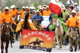 La tribu ha tenido que adaptar sus prácticas ante la sequía, afectando no solo su economía, sino también su forma de vida tradicional.