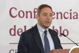 Clark insistió en que la vacunación sigue siendo la herramienta central para frenar la transmisión del virus en México y en cualquier parte del mundo.