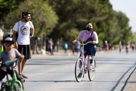 Ciudadanos participando en la Ruta Recreativa sobre el bulevar Venustiano Carranza.