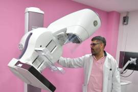 Personal médico de La Esperanza invita a las mujeres acuñenses a realizarse la mastografía preventiva.