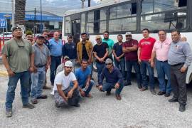 Una imagen del grupo de obreros que viajará a Cadereyta, a trabajar.