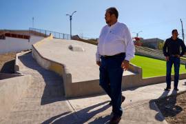 El alcalde Tomás Gutiérrez Merino supervisó los avances en la construcción de la nueva plaza pública en la colonia Urbivilla del Real, proyecto que incluye trotapista, cancha multifuncional y alumbrado moderno.