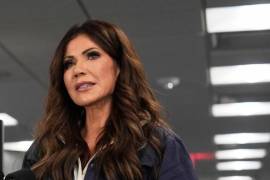 La jueza Ana Reyes emitió una suspensión temporal que impide a Kristi Noem, secretaria de Seguridad Nacional de Estados Unidos, implementar su decisión de eliminar el estatus conocido como TPS, que debía expirar el martes.