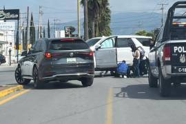 La rápida acción de los paramédicos de la Cruz Roja permitió que el motociclista llegara con vida al hospital.