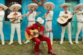 Apuesta. El videoclip de ‘Risk It All’ mezcla bolero, mariachi y una historia de amor que apela a la nostalgia.