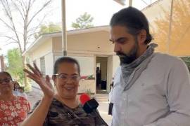 Attolini destacó que AttoTv busca llevar la calle al Congreso y viceversa, inspirándose en entrevistas callejeras y medios digitales innovadores.